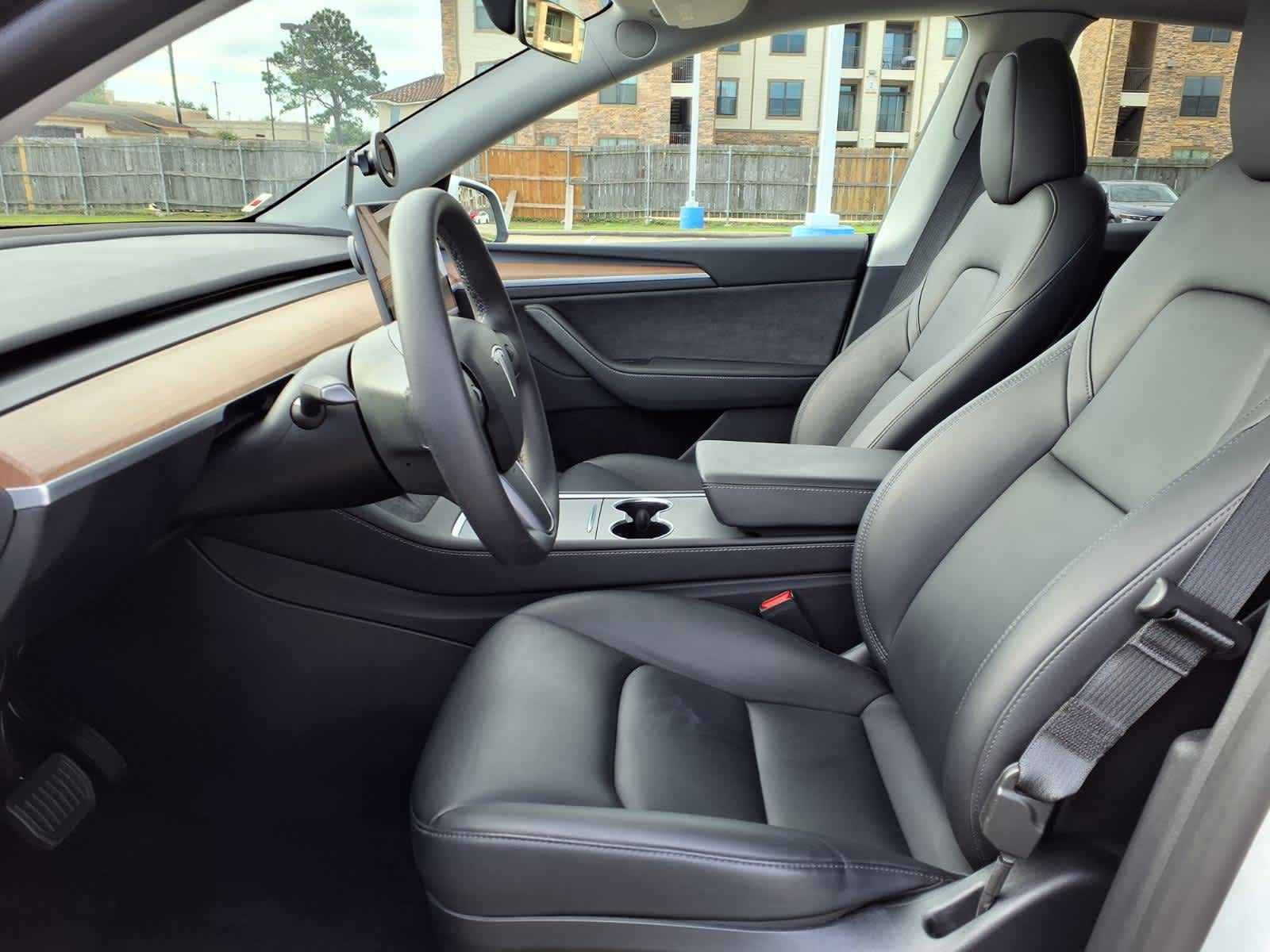 Thumbnail: 2025 Tesla Model Y - 10