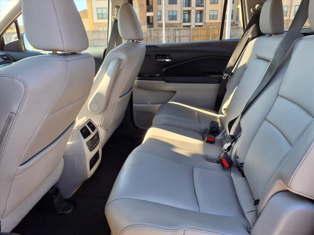 Thumbnail: 2017 Honda Pilot - 13