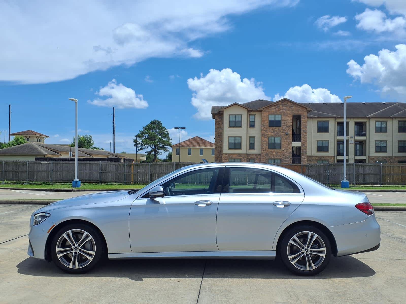 Thumbnail: 2022 Mercedes-Benz E-Class - 3