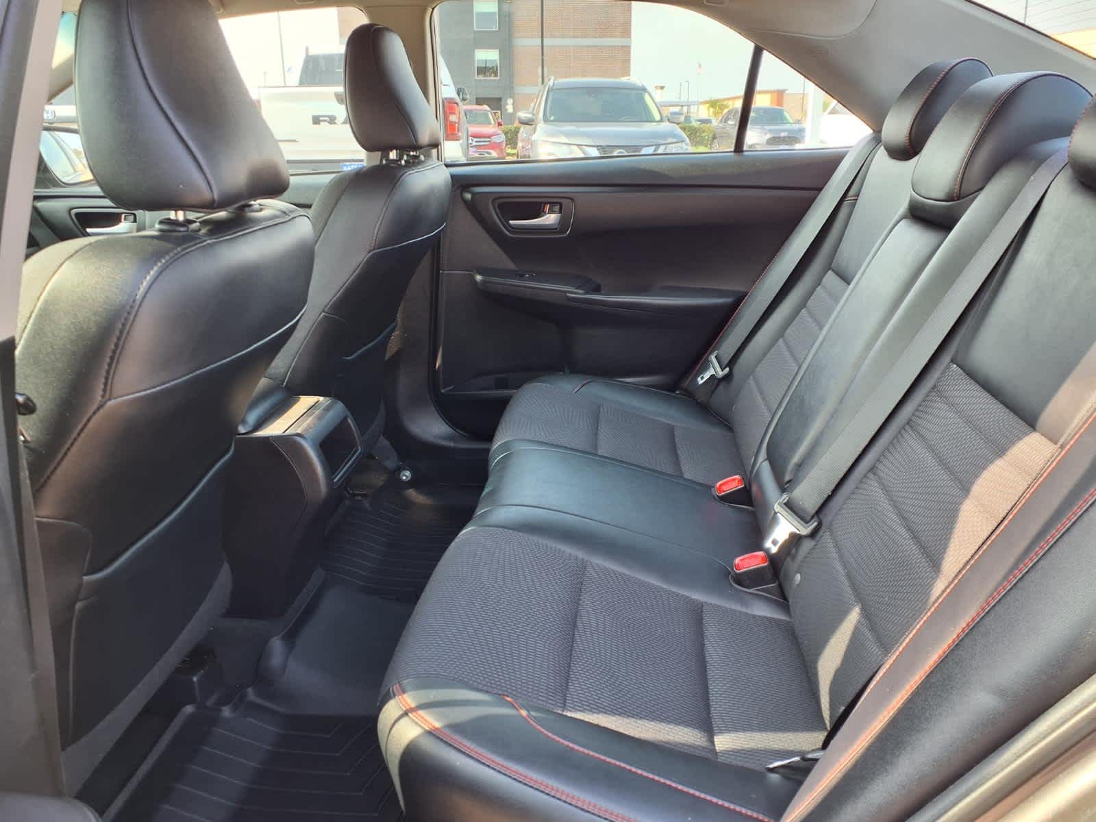 Thumbnail: 2017 Toyota Camry - 11
