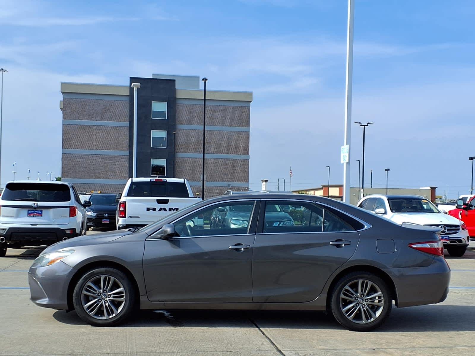 Thumbnail: 2017 Toyota Camry - 4