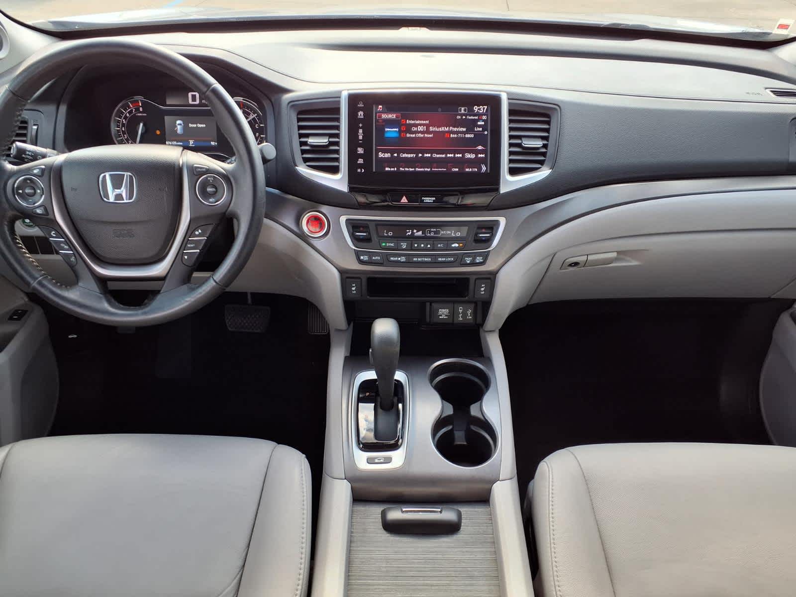 Thumbnail: 2017 Honda Pilot - 8