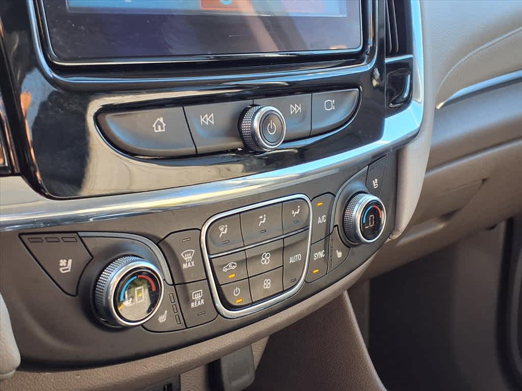 Thumbnail: 2018 Chevrolet Traverse - 17