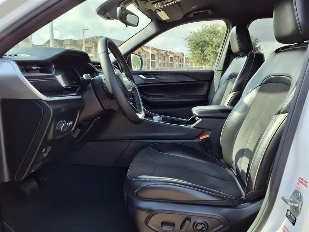 Thumbnail: 2023 Jeep Grand Cherokee - 11