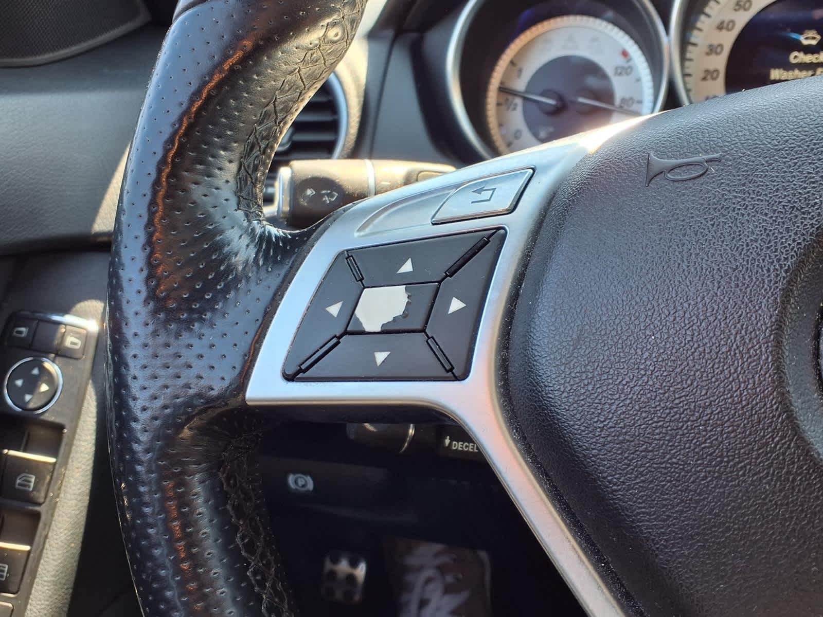 Thumbnail: 2013 Mercedes-Benz C-Class - 21