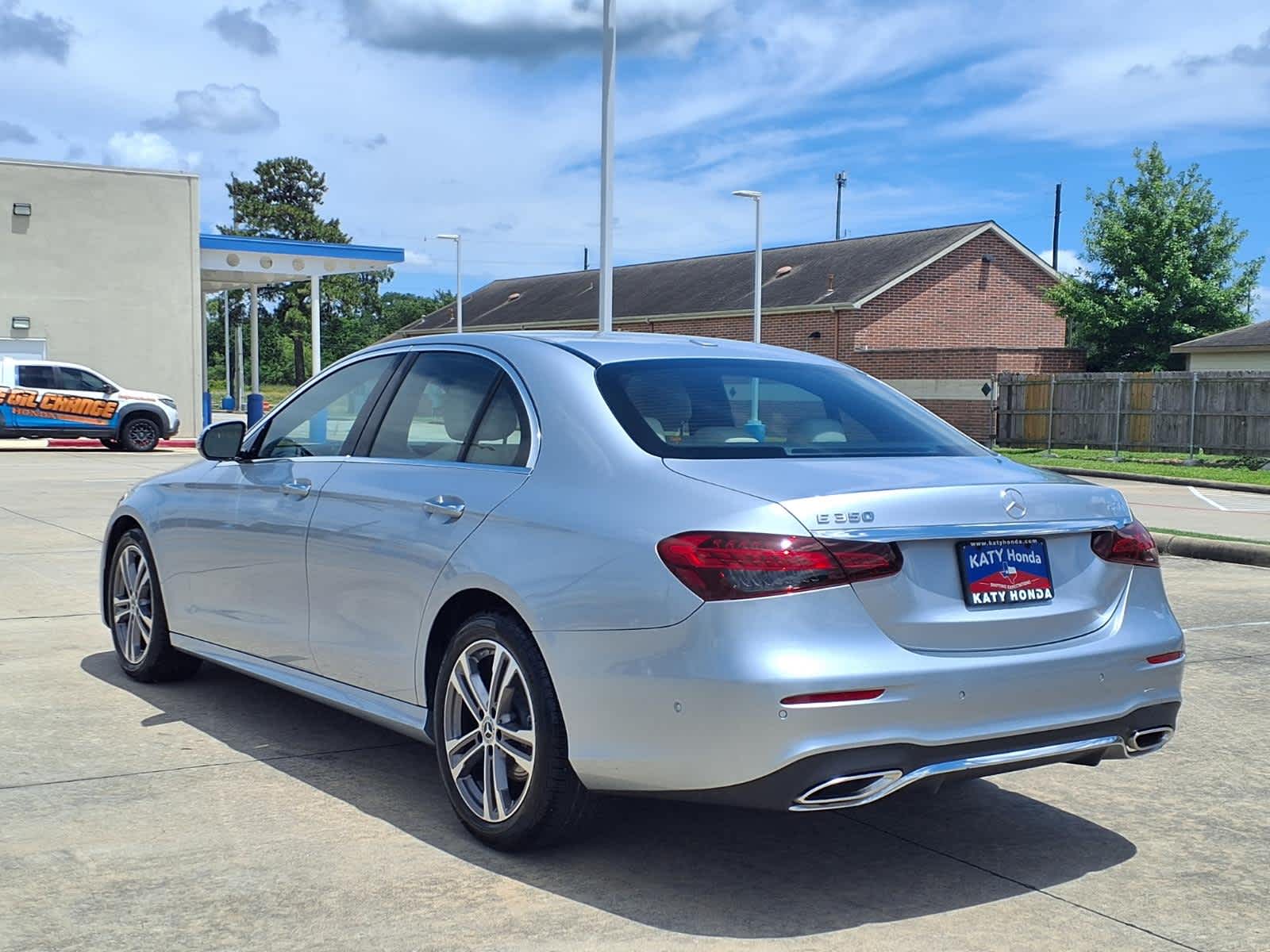 Thumbnail: 2022 Mercedes-Benz E-Class - 4