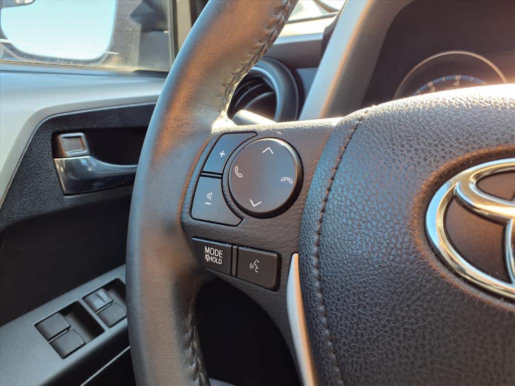 Thumbnail: 2017 Toyota RAV4 - 20