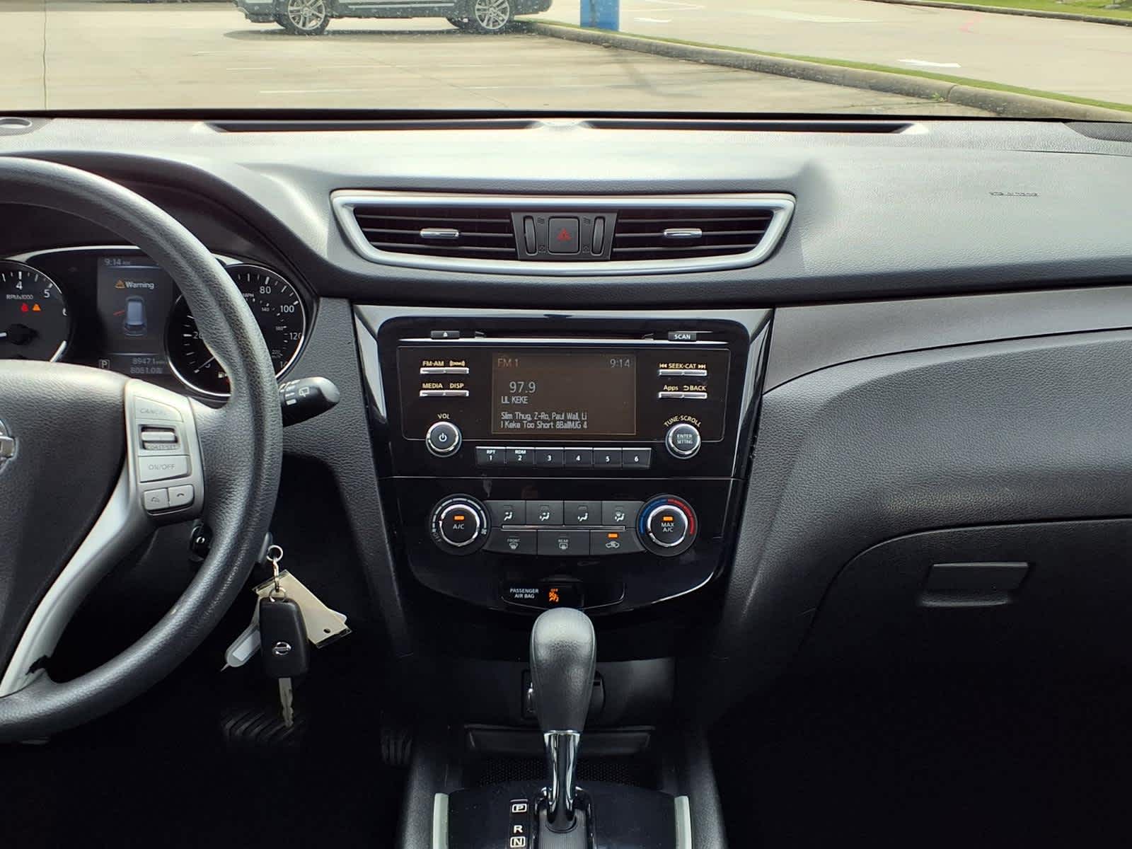 Thumbnail: 2016 Nissan Rogue - 16