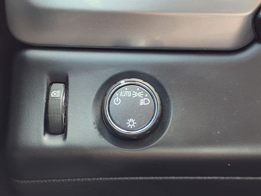 Thumbnail: 2017 Chevrolet Tahoe - 24