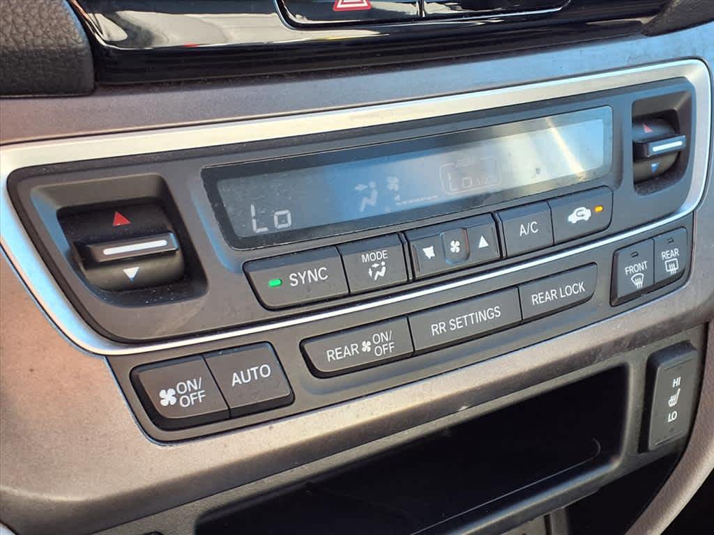 Thumbnail: 2017 Honda Pilot - 22