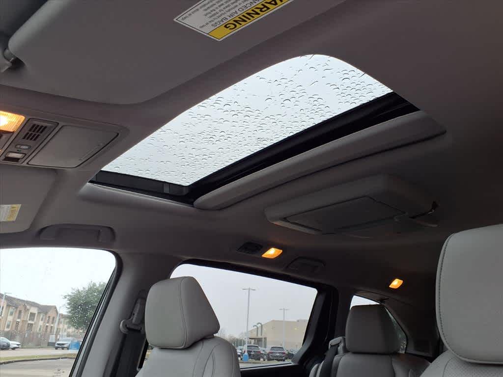 Thumbnail: 2018 Honda Odyssey - 22