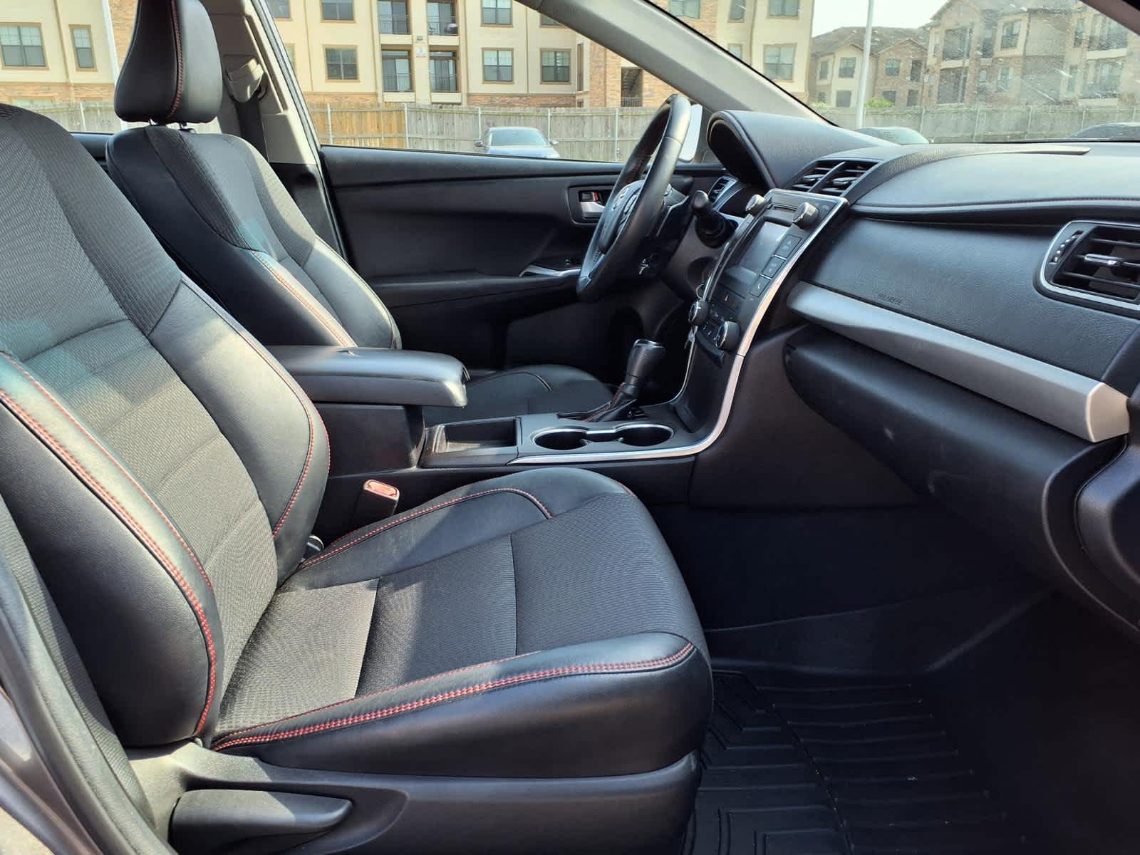 Thumbnail: 2017 Toyota Camry - 12