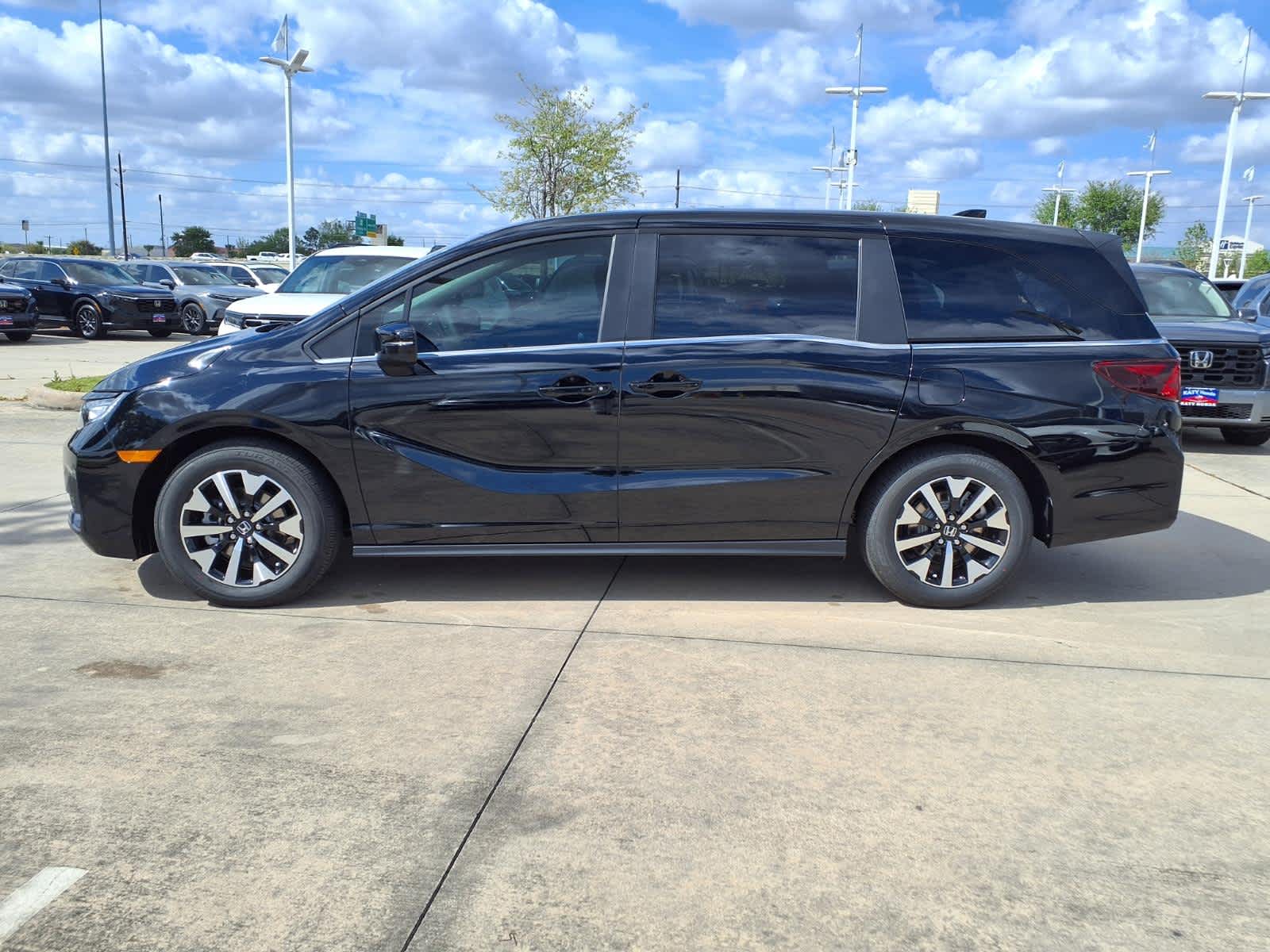Thumbnail: 2026 Honda Odyssey - 3
