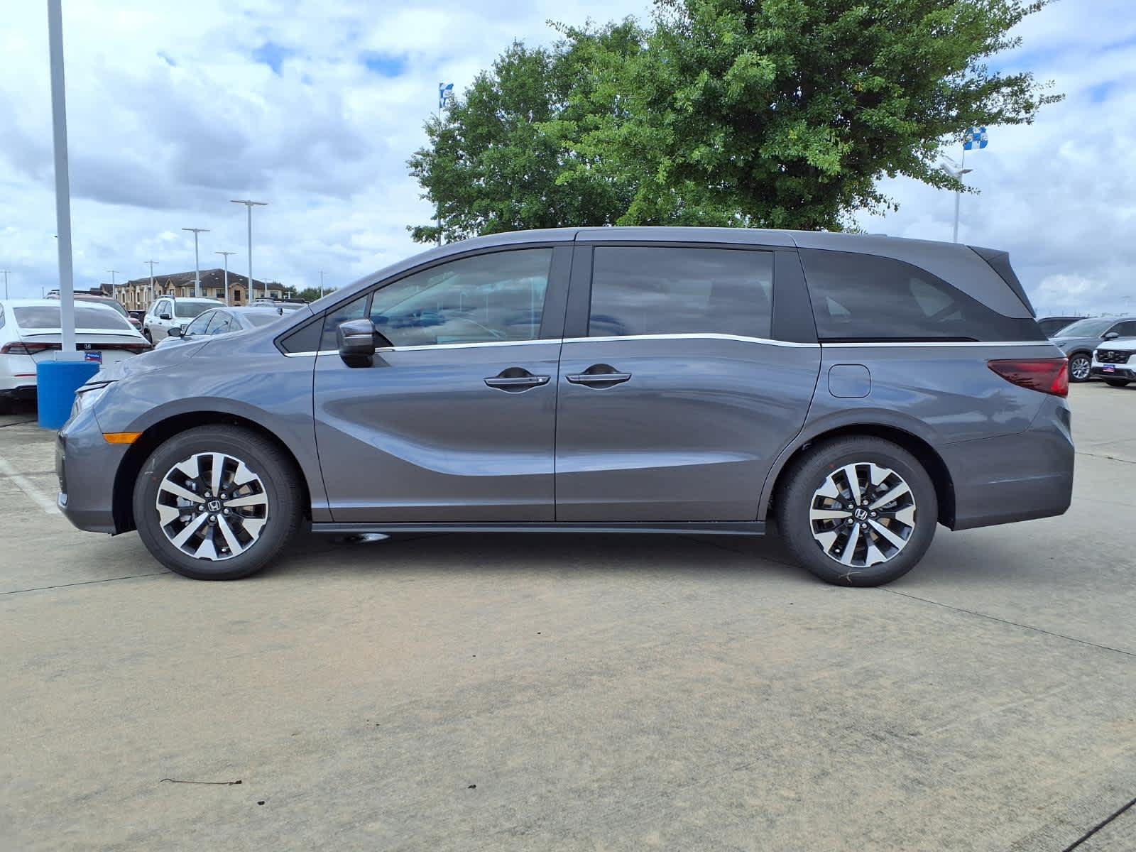 Thumbnail: 2026 Honda Odyssey - 3