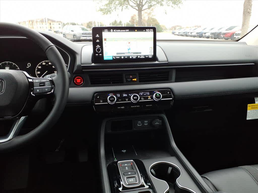 Thumbnail: 2025 Honda Pilot - 16