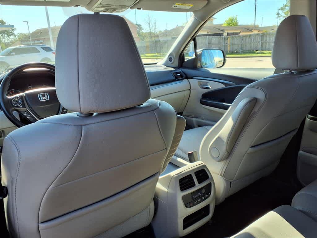Thumbnail: 2017 Honda Pilot - 12
