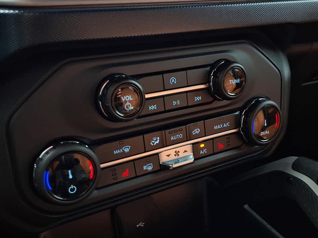 Thumbnail: 2022 Ford Bronco - 19