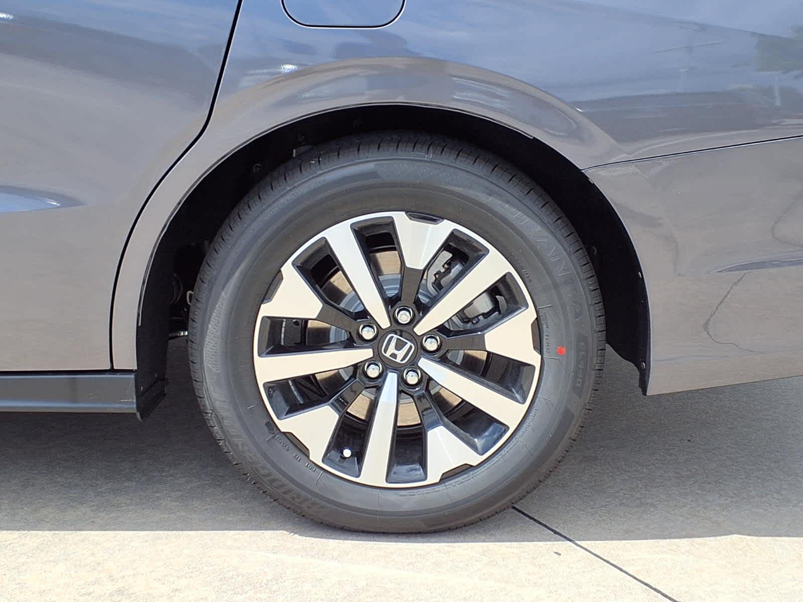 Thumbnail: 2026 Honda Odyssey - 8