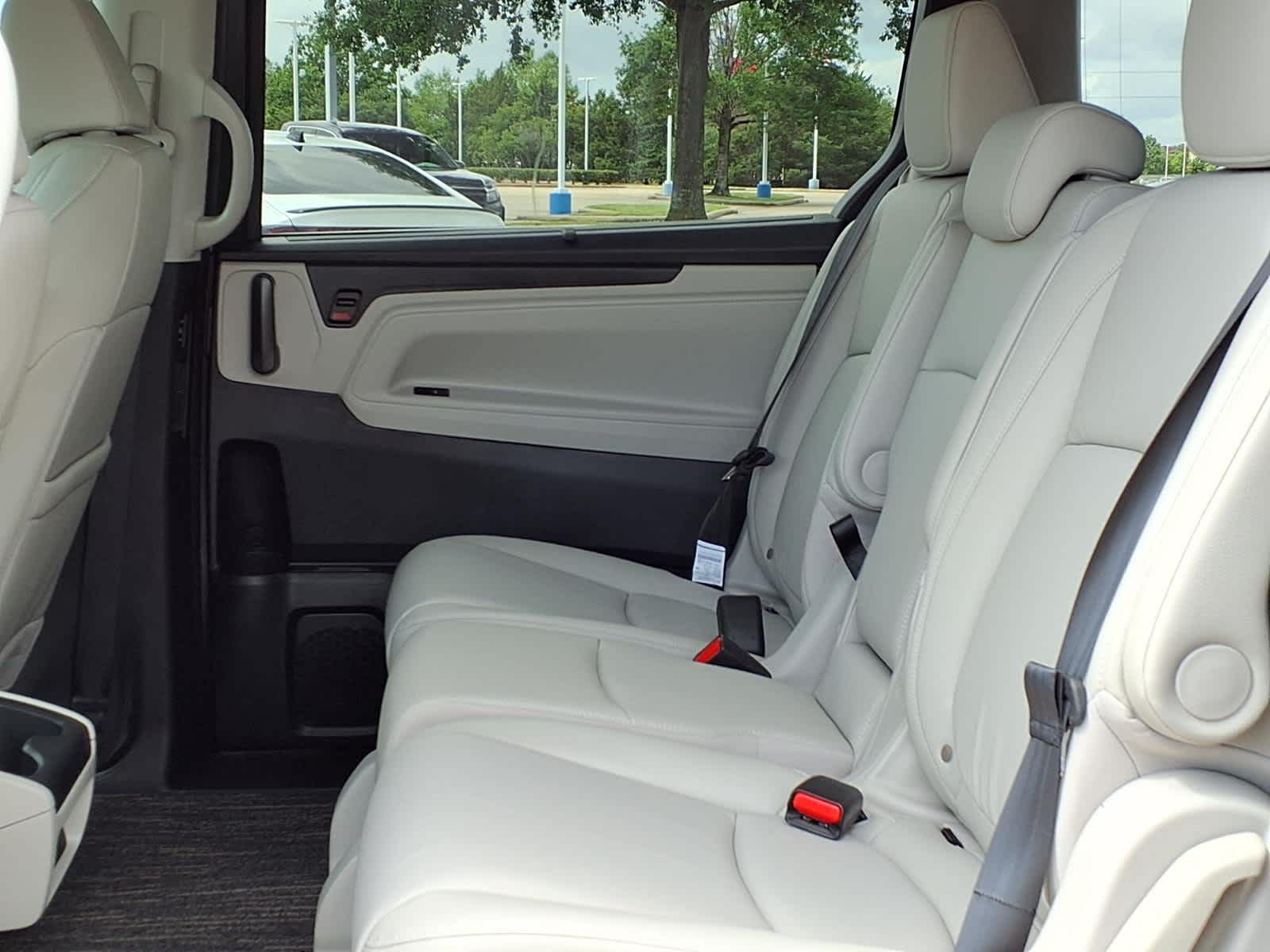 Thumbnail: 2026 Honda Odyssey - 12
