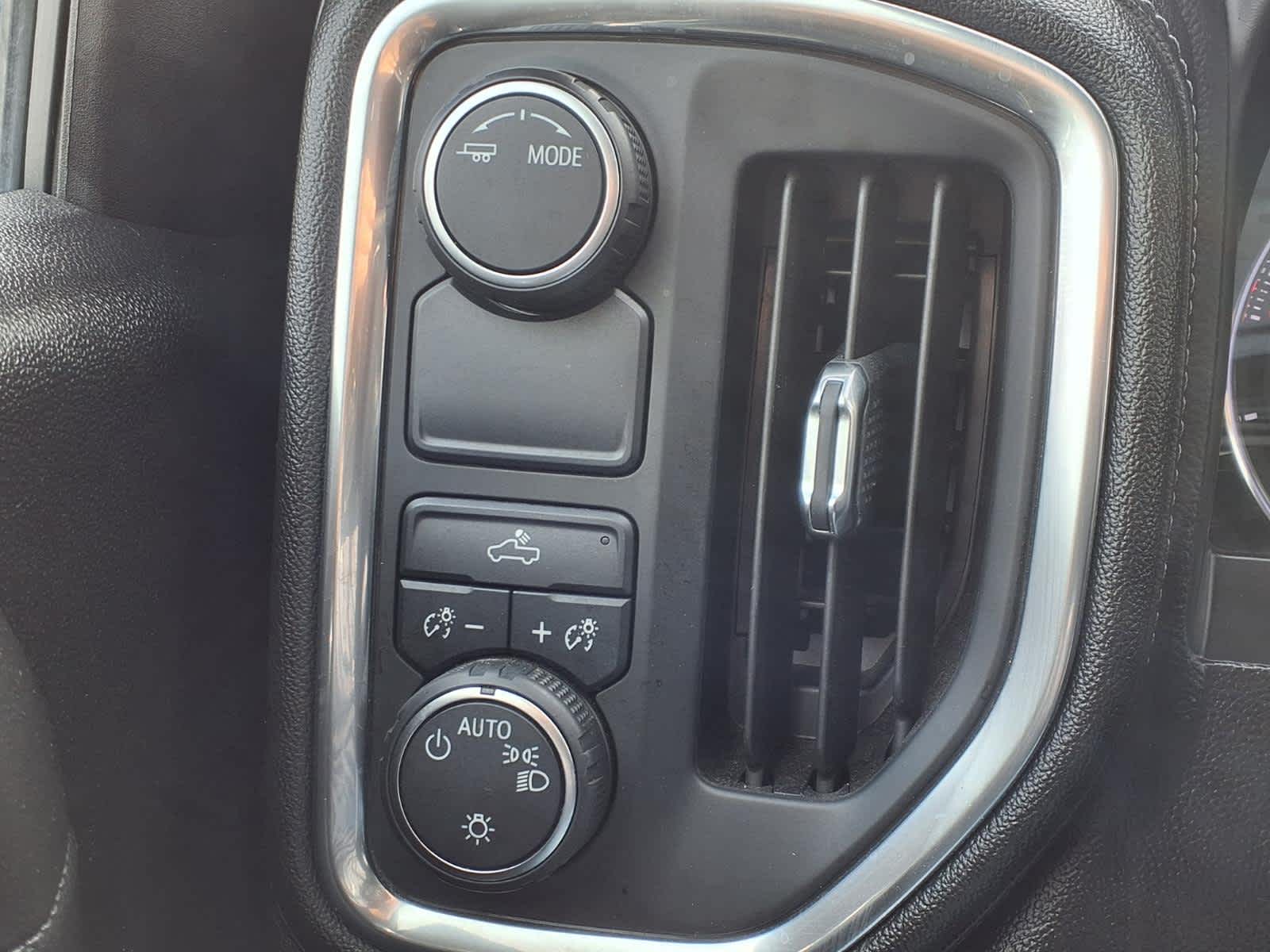Thumbnail: 2020 Chevrolet Silverado 1500 - 21