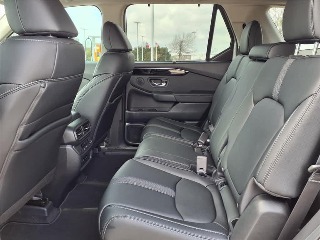 Thumbnail: 2026 Honda Pilot - 13