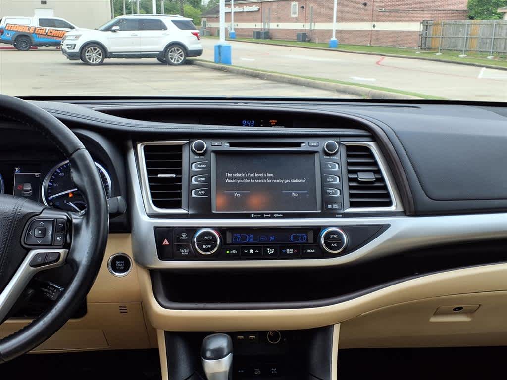 Thumbnail: 2019 Toyota Highlander - 15