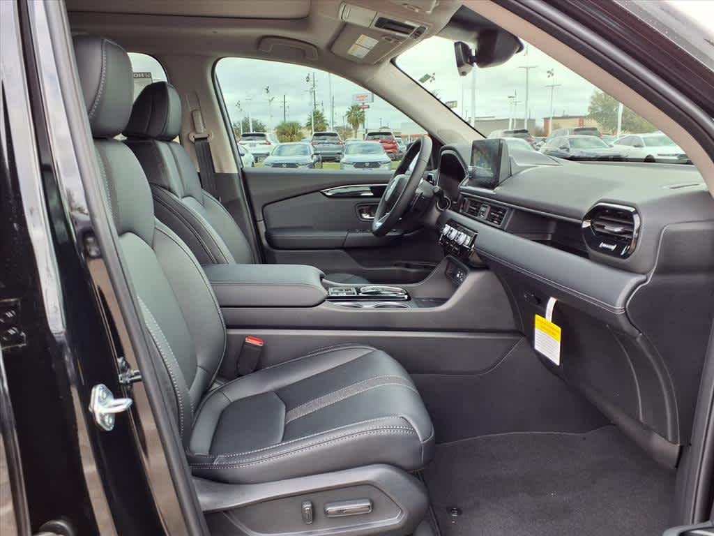 Thumbnail: 2025 Honda Pilot - 13