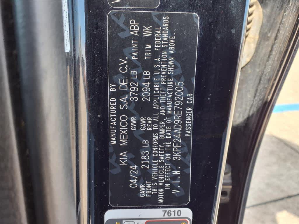 Thumbnail: 2024 Kia Forte - 25