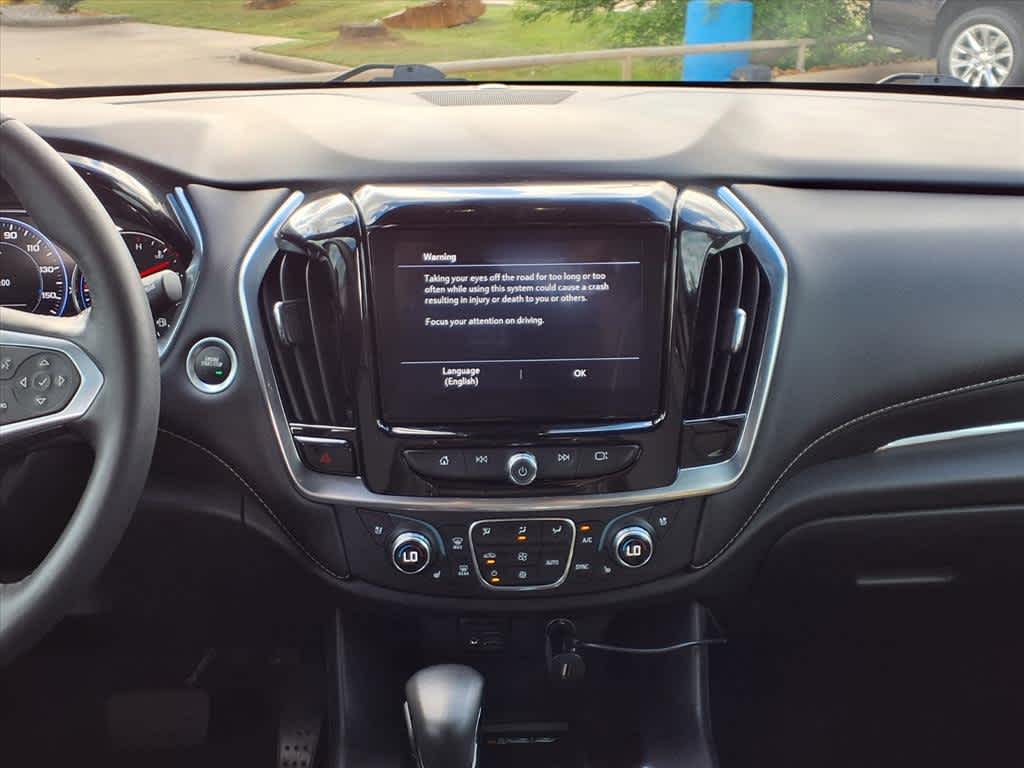 Thumbnail: 2022 Chevrolet Traverse - 16