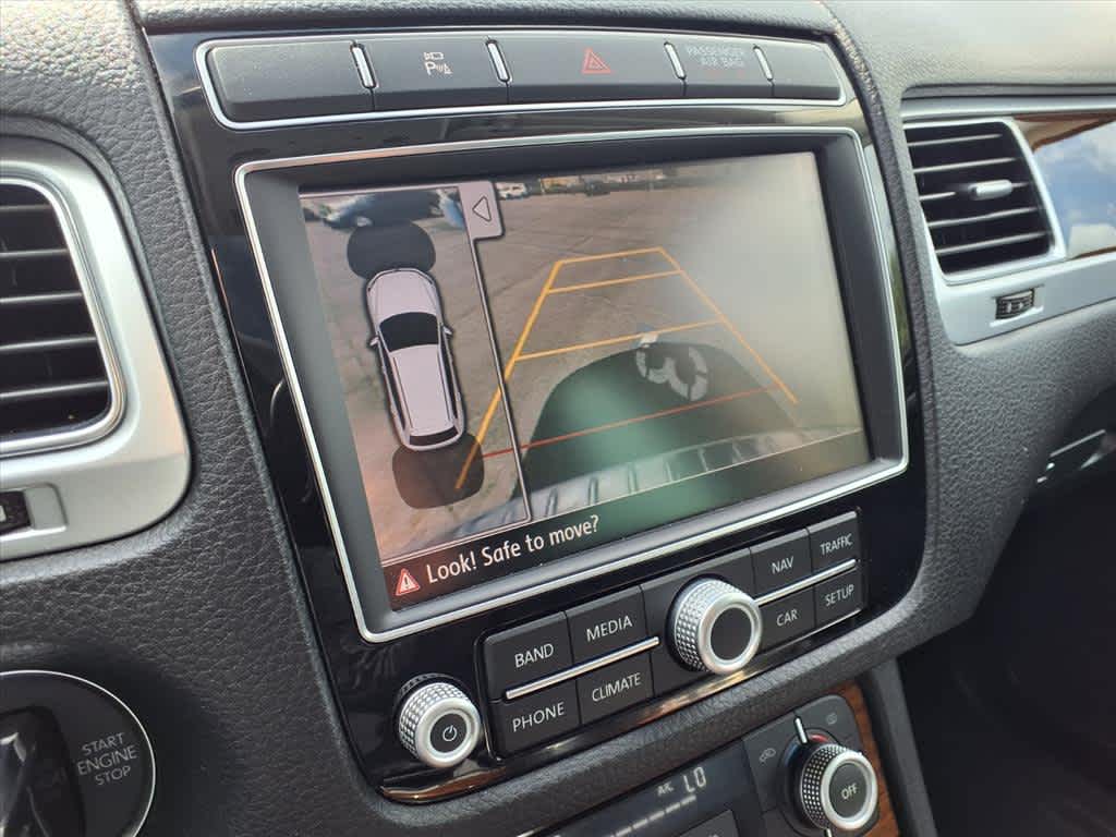 Thumbnail: 2015 Volkswagen Touareg - 19