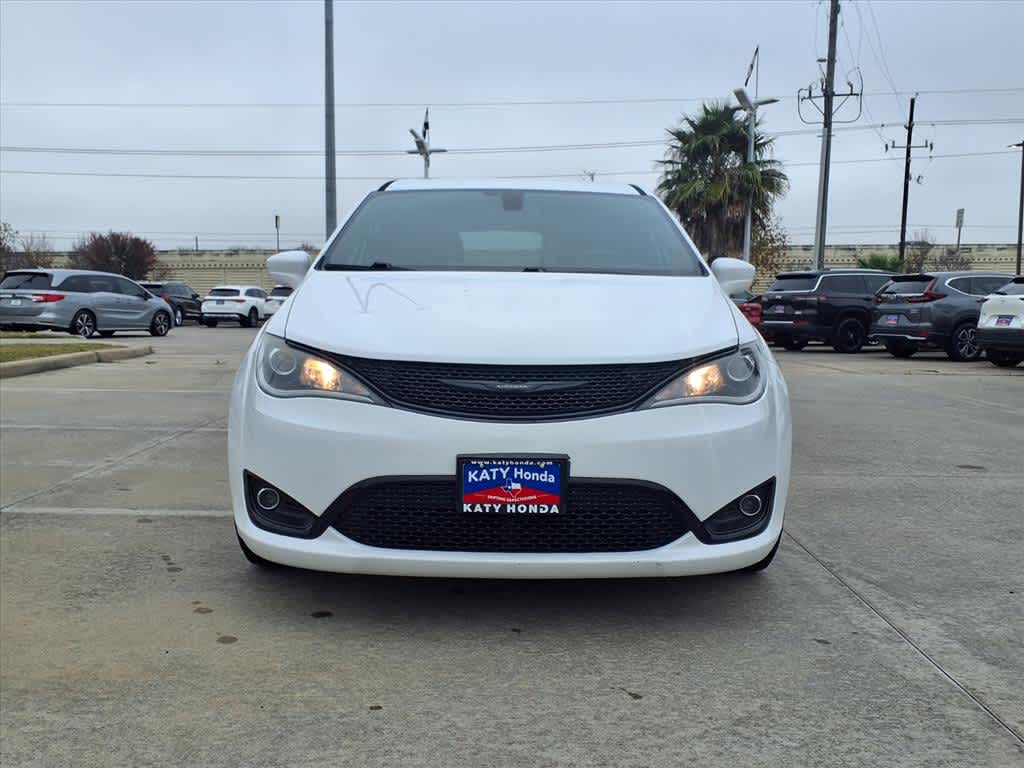 Thumbnail: 2018 Chrysler Pacifica - 6