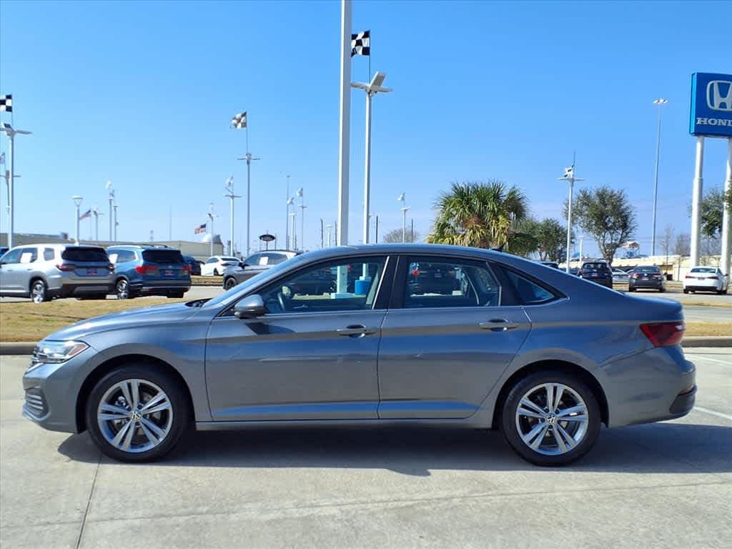 Used 2024 Volkswagen Jetta 1.5T SE Sedan