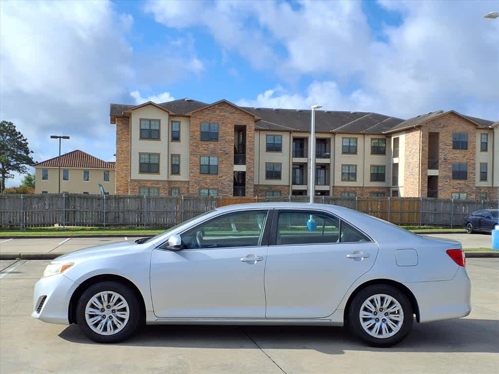 Thumbnail: 2014 Toyota Camry - 4