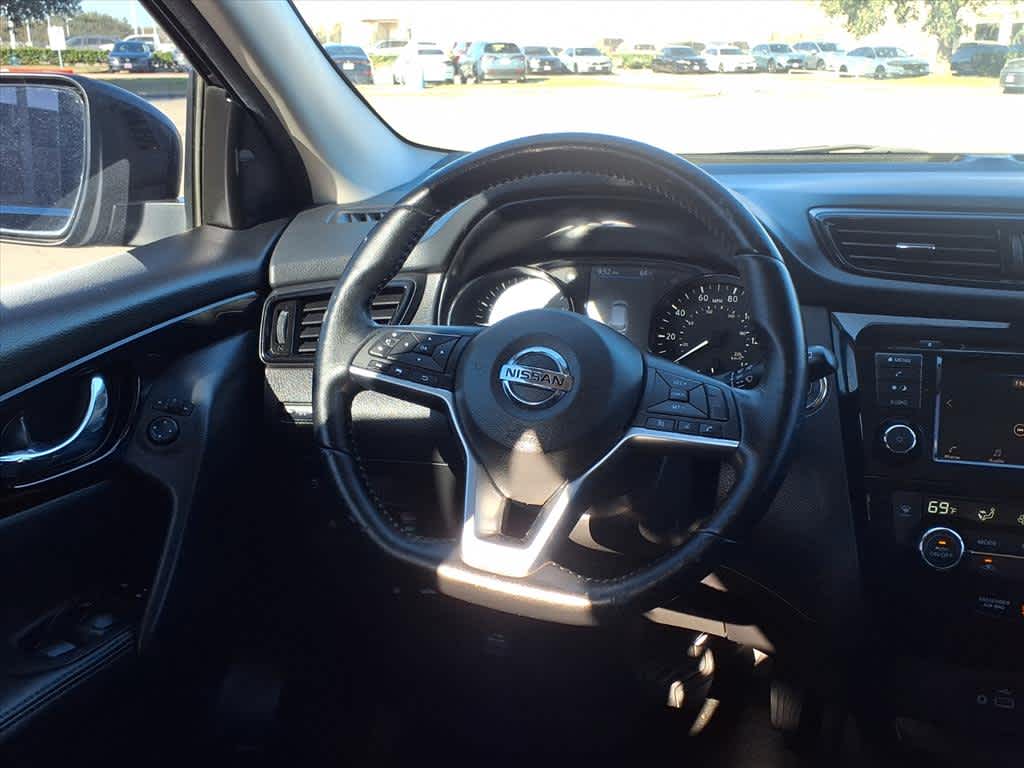 Thumbnail: 2021 Nissan Rogue Sport - 15