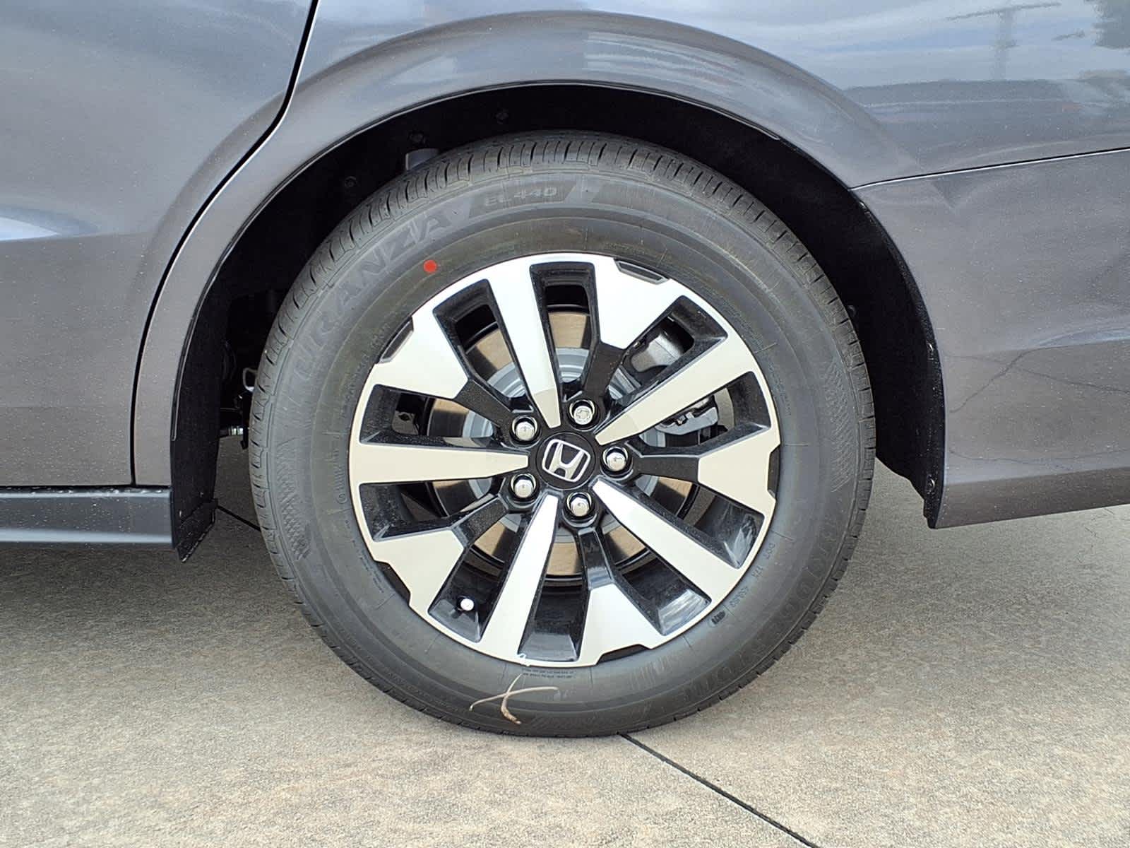 Thumbnail: 2026 Honda Odyssey - 8