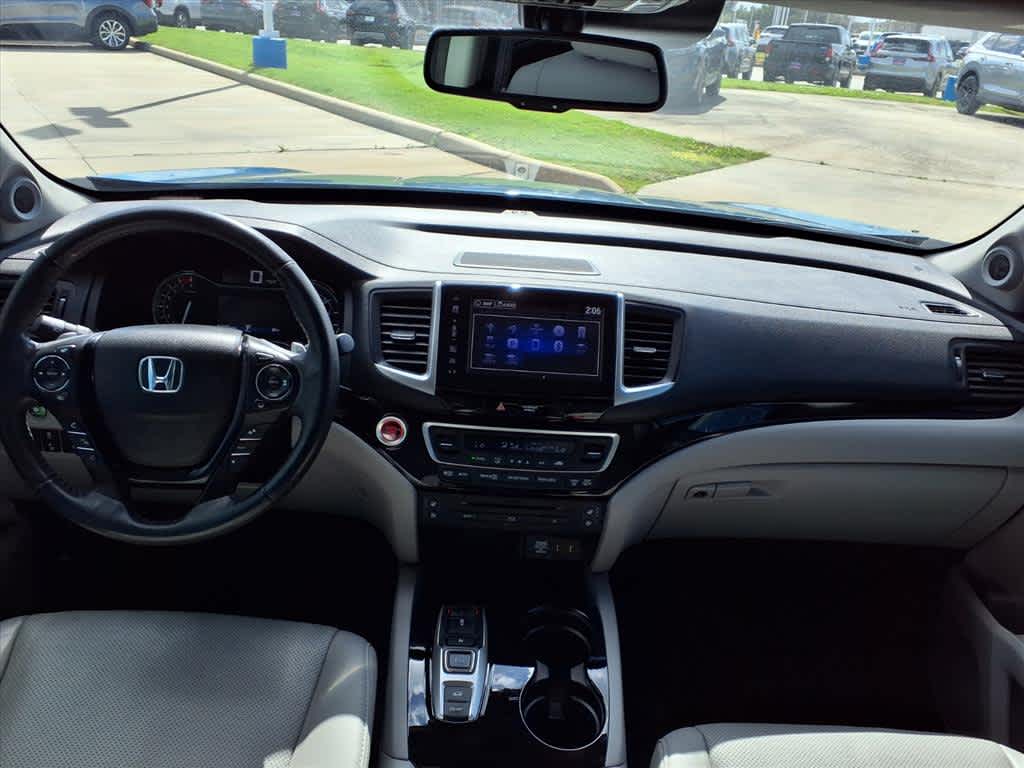 Thumbnail: 2018 Honda Pilot - 10