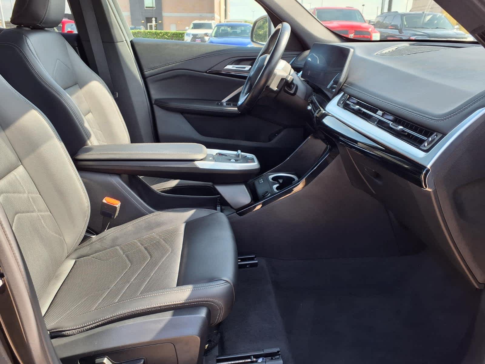 2024 BMW X1 28i - Photo 15