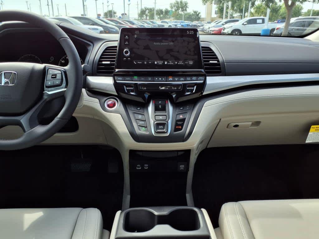Thumbnail: 2025 Honda Odyssey - 16