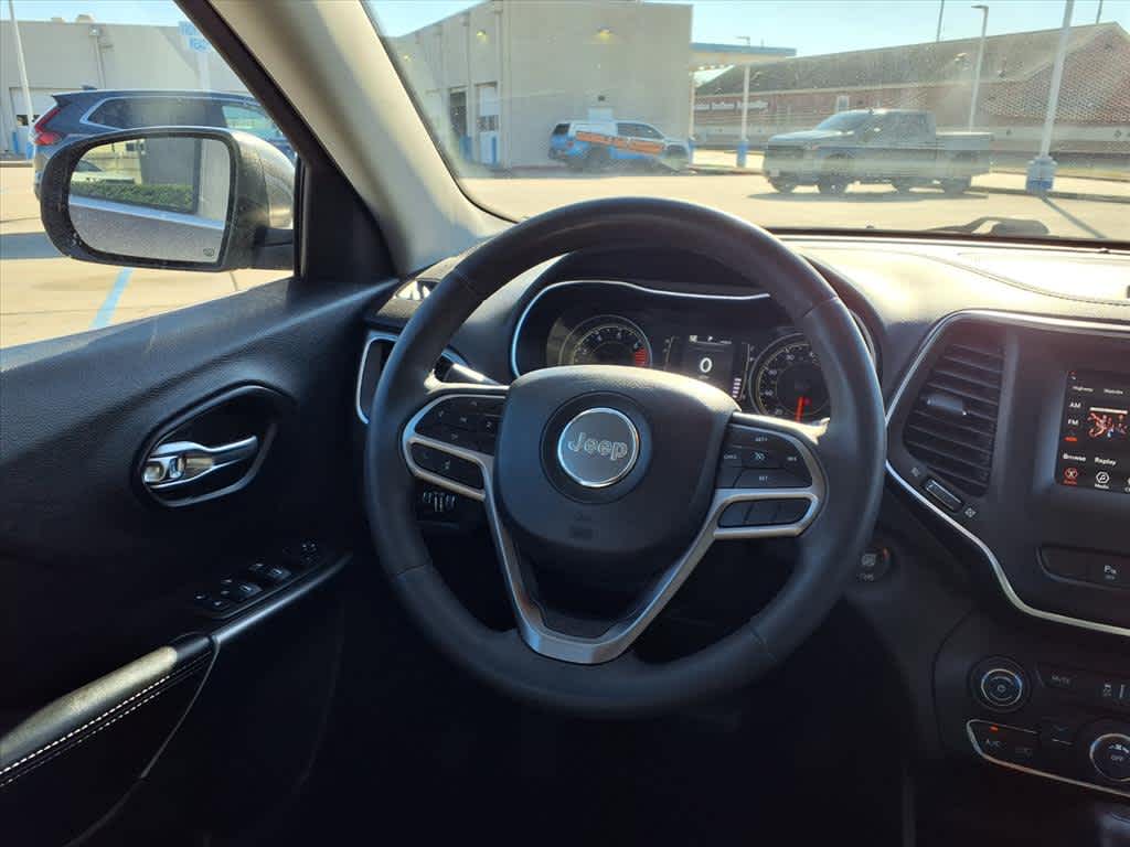 Thumbnail: 2020 Jeep Cherokee - 15