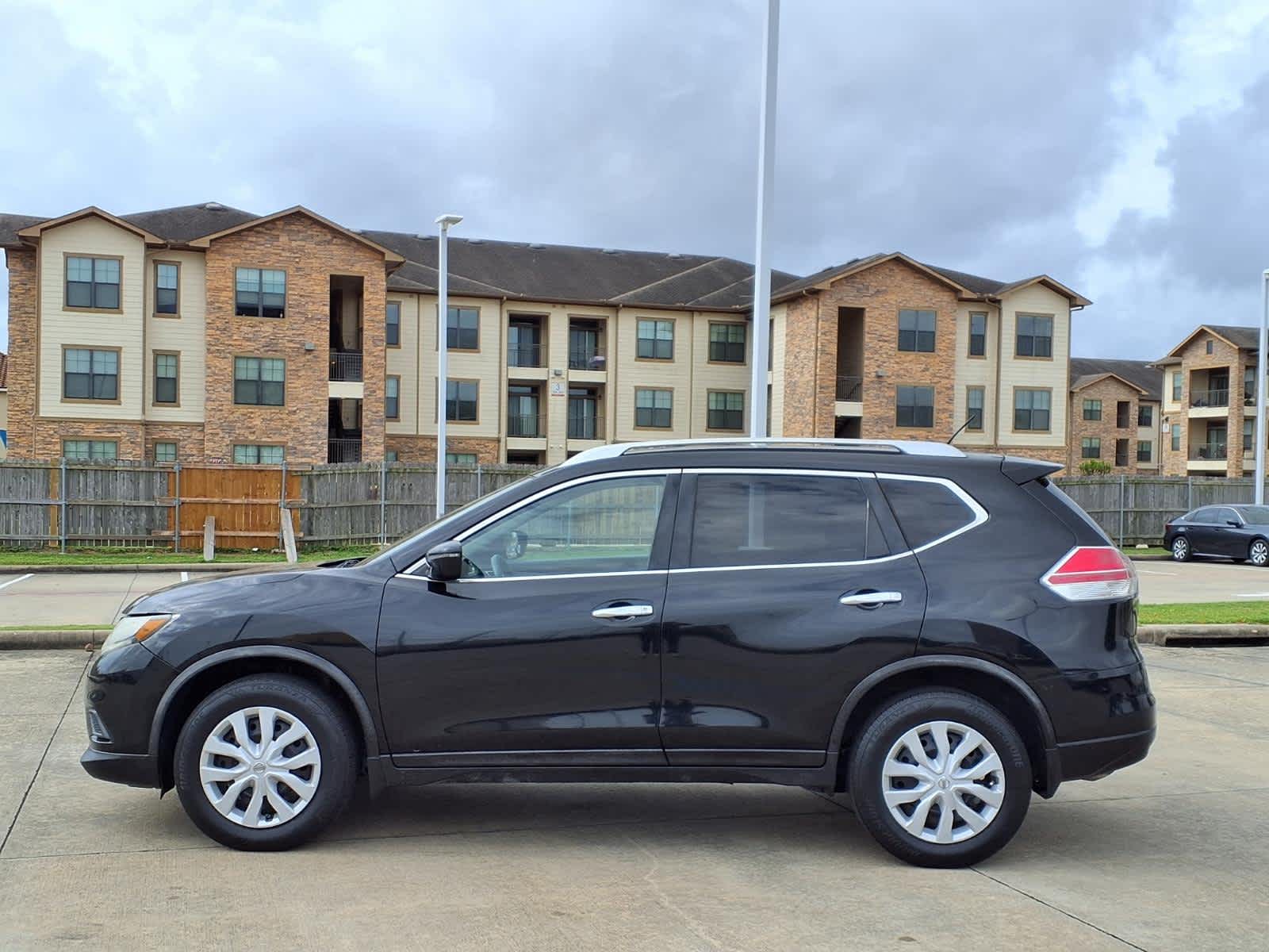 Thumbnail: 2016 Nissan Rogue - 4