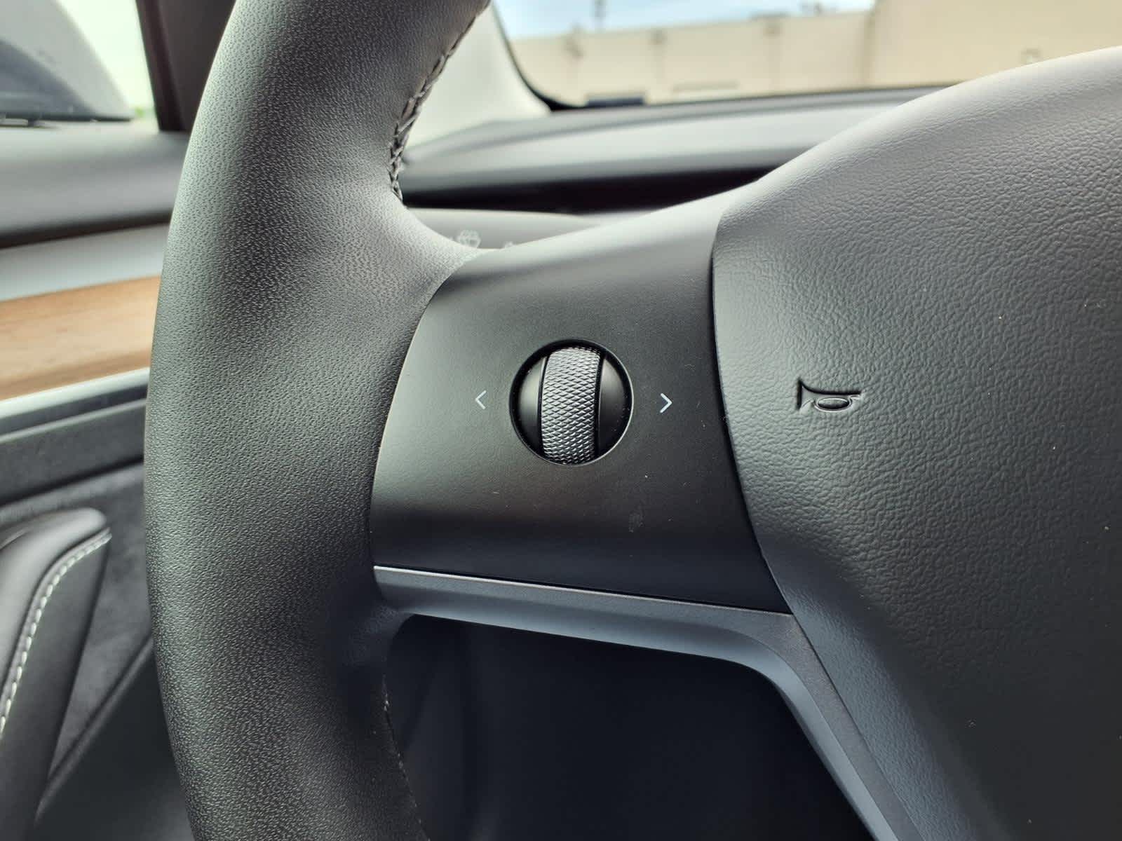 Thumbnail: 2023 Tesla Model 3 - 17