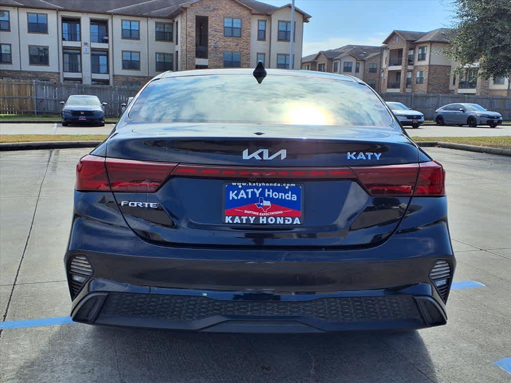 Thumbnail: 2024 Kia Forte - 7