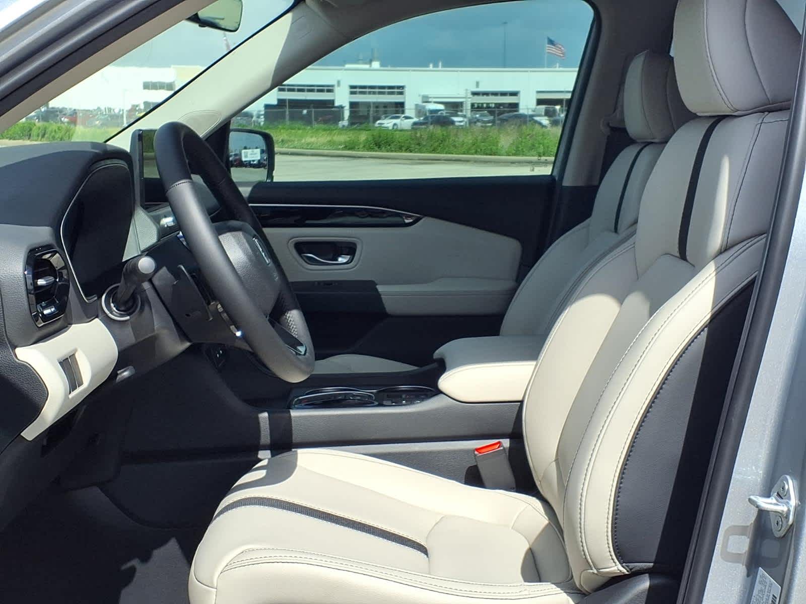 Thumbnail: 2026 Honda Pilot - 10