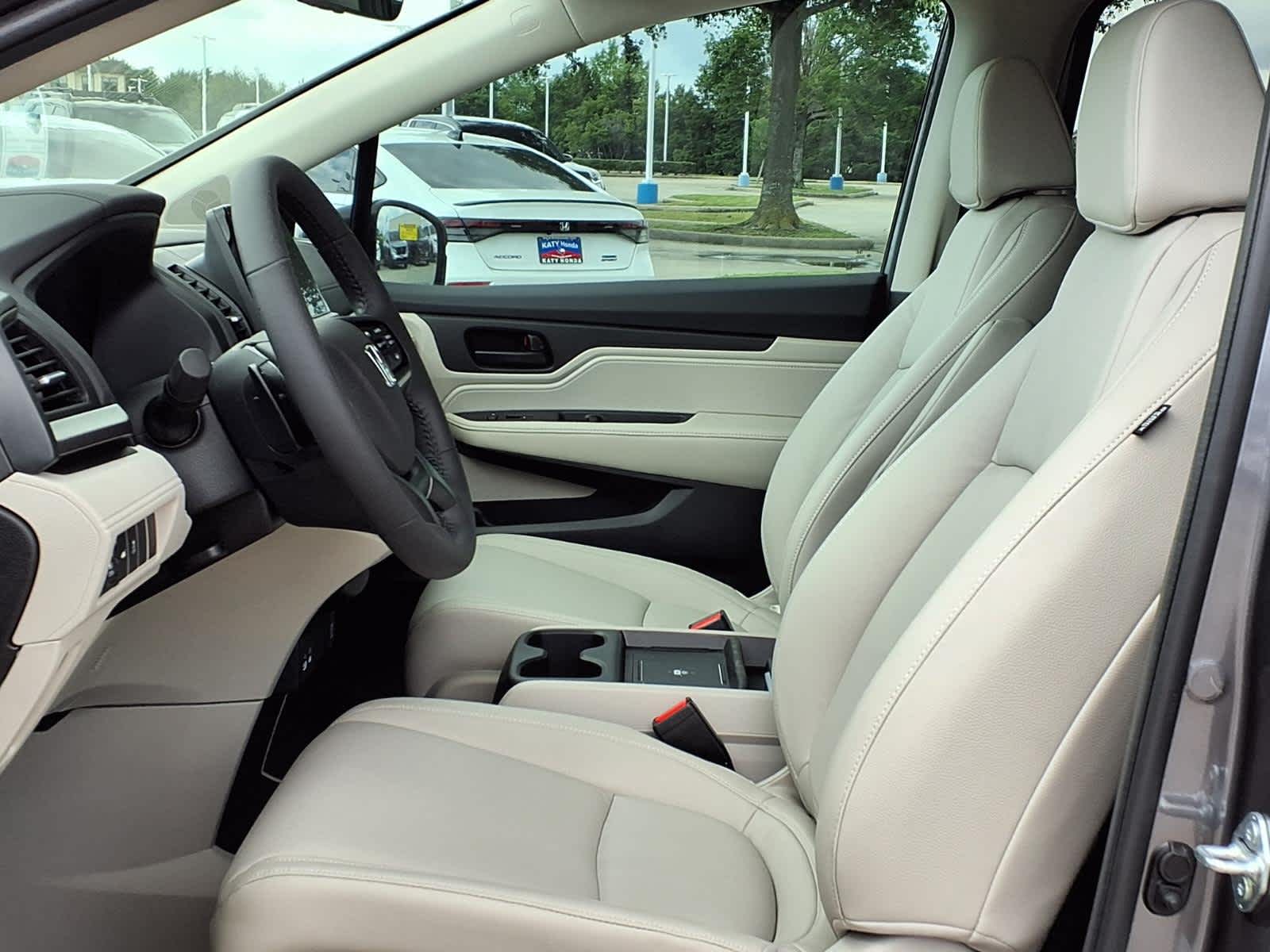 Thumbnail: 2026 Honda Odyssey - 10