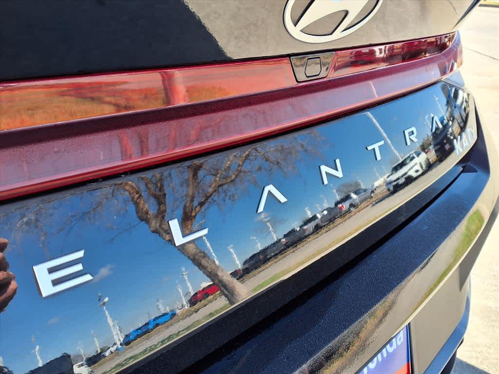 Thumbnail: 2024 Hyundai Elantra - 8