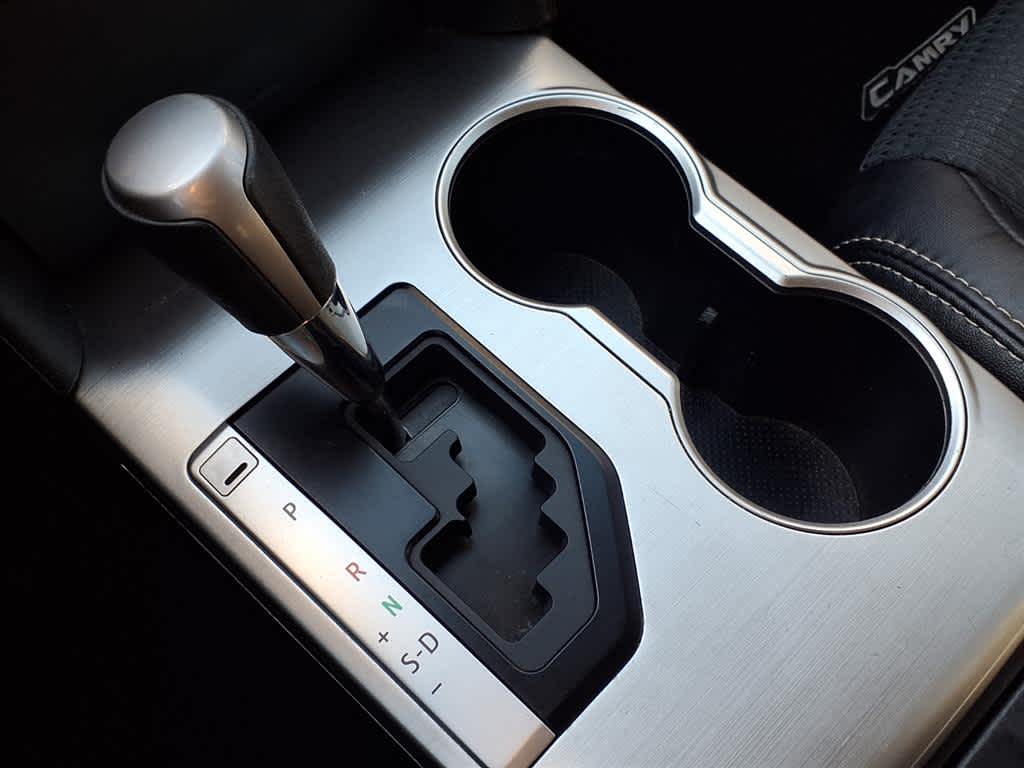 Thumbnail: 2013 Toyota Camry - 18