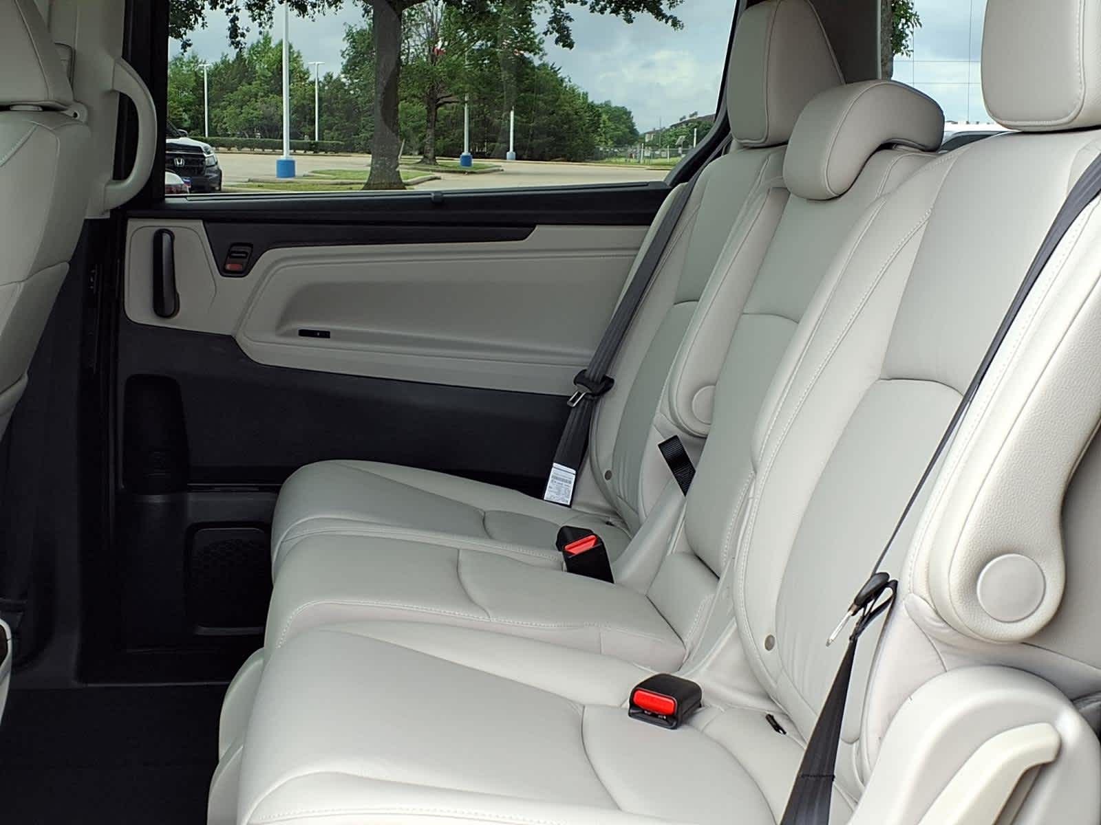 Thumbnail: 2026 Honda Odyssey - 12