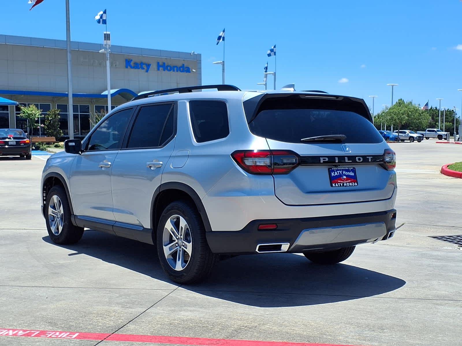 Thumbnail: 2026 Honda Pilot - 4
