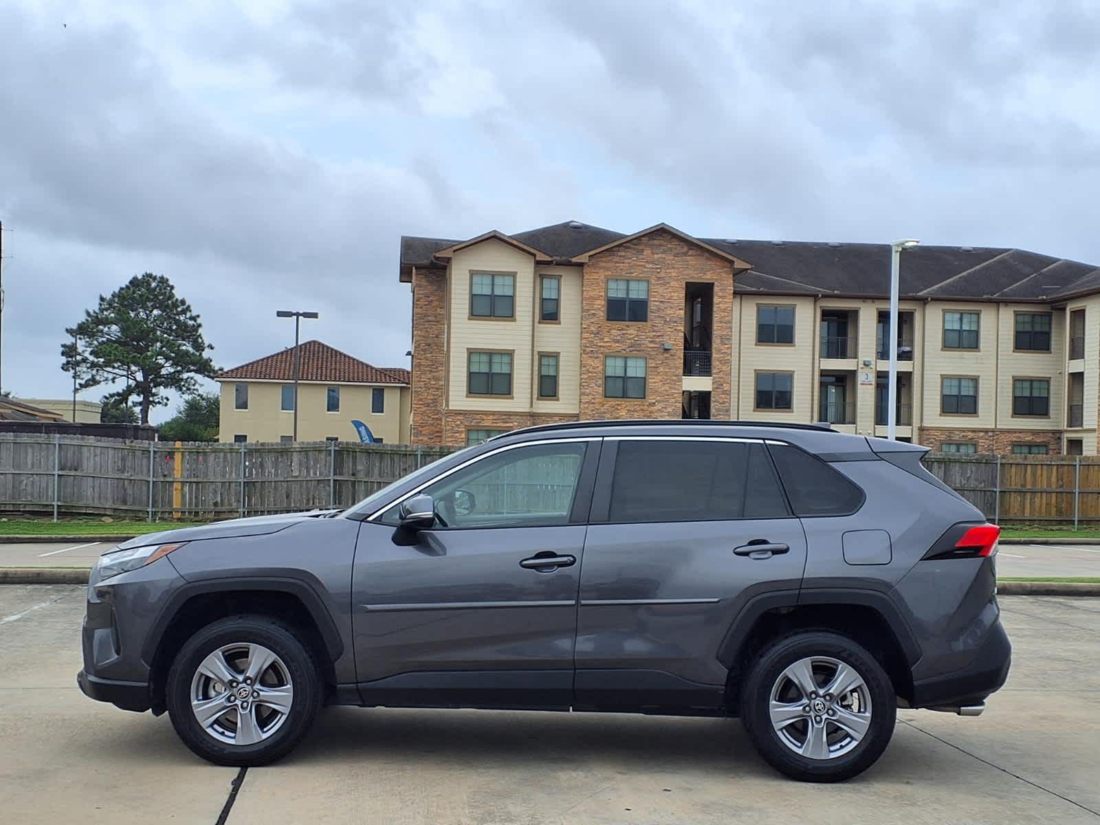Thumbnail: 2022 Toyota RAV4 - 4