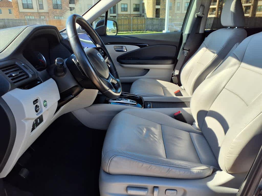 Thumbnail: 2019 Honda Pilot - 11